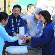 七草粥まつりの様子