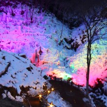 横瀬町・あしがくぼの氷柱ライトアップ