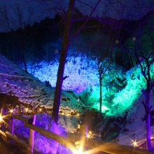 横瀬町・あしがくぼの氷柱ライトアップ