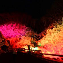 横瀬町・あしがくぼの氷柱ライトアップ