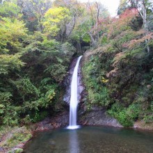 秩父華厳の滝紅葉