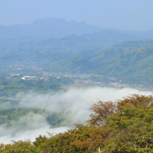 美の山雲海と両神山の画像