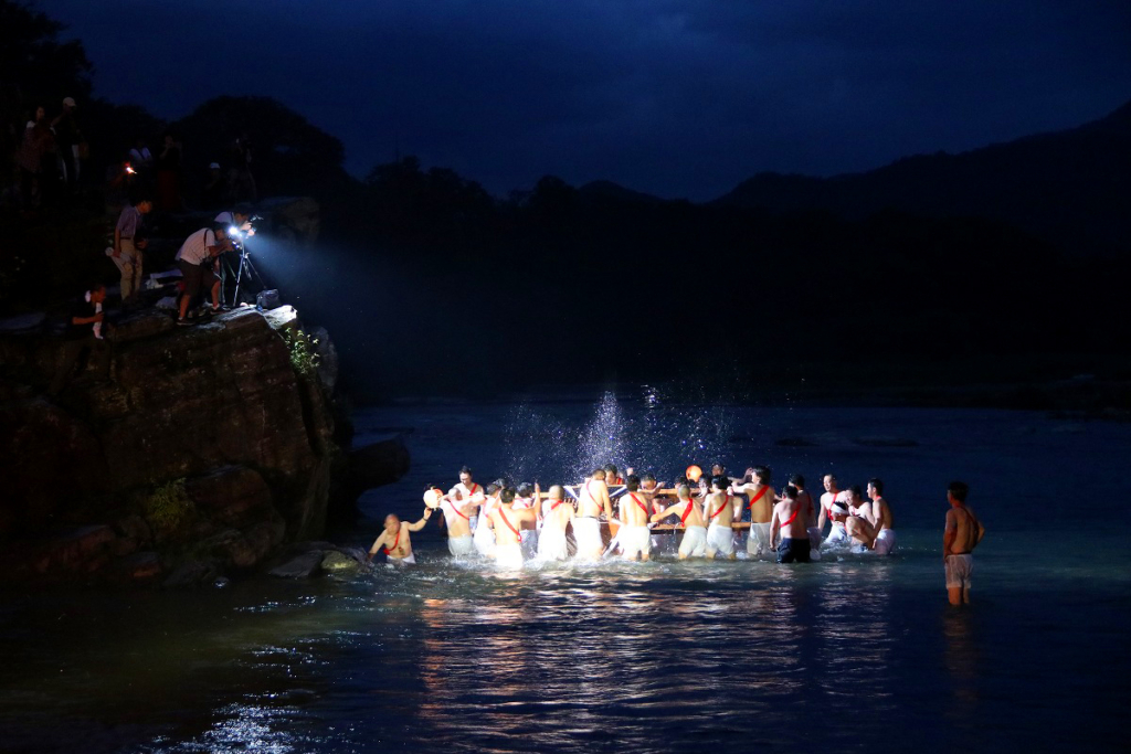 親鼻の祇園祭りの画像