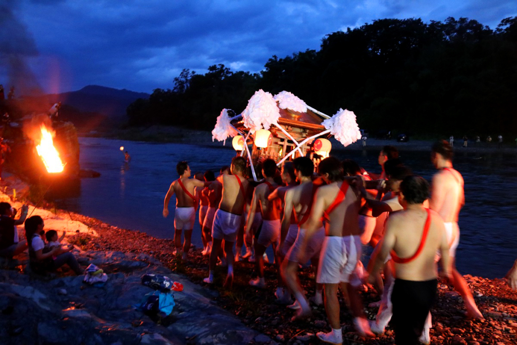 親鼻の祇園祭りの画像