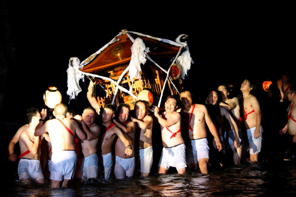 親鼻の祇園祭りの画像