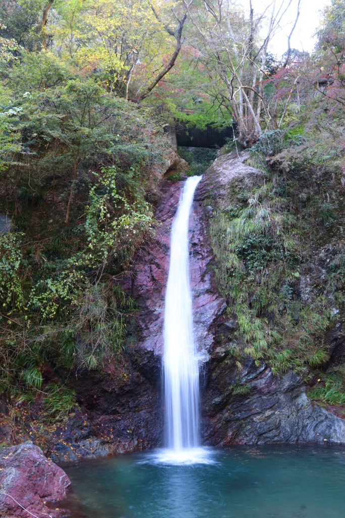 秩父華厳の滝の画像