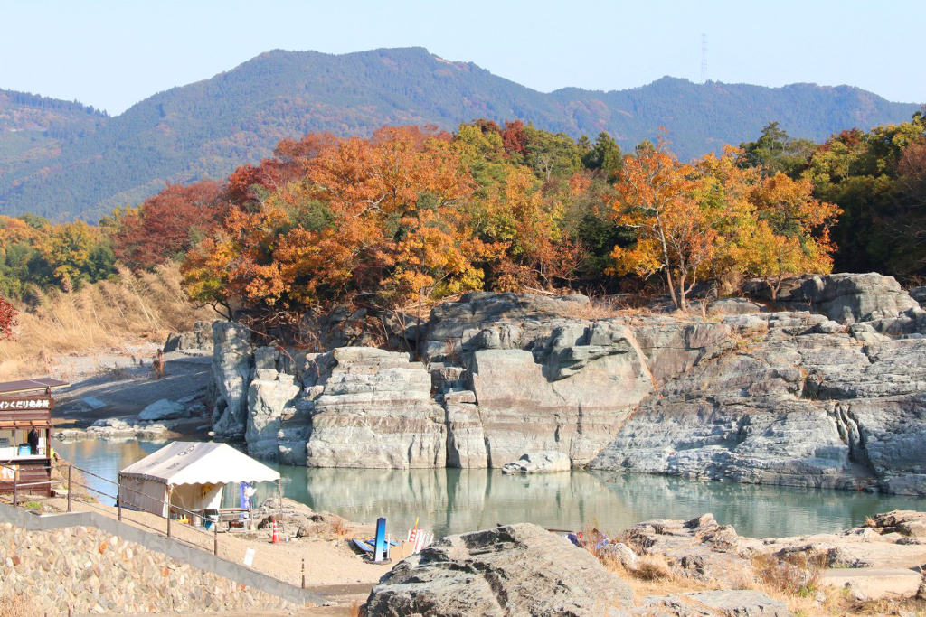 岩畳周辺の紅葉画像