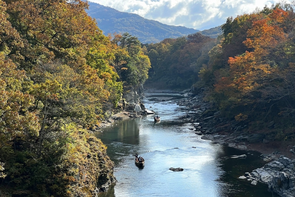 金石水管橋周辺の紅葉