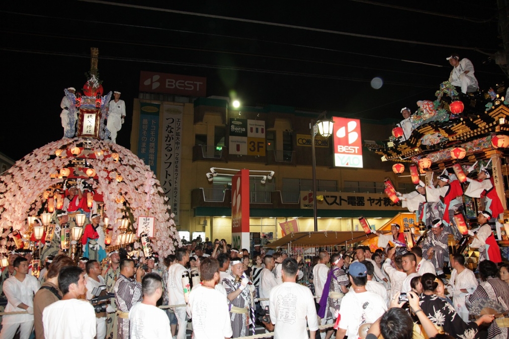 秩父川瀬祭三町曳き別れ