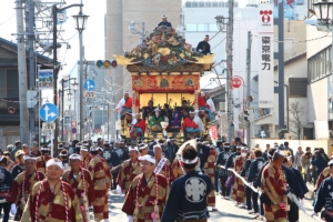 中近笠鉾曳き回し、宮地・上町・中町・本町屋台曳き回し