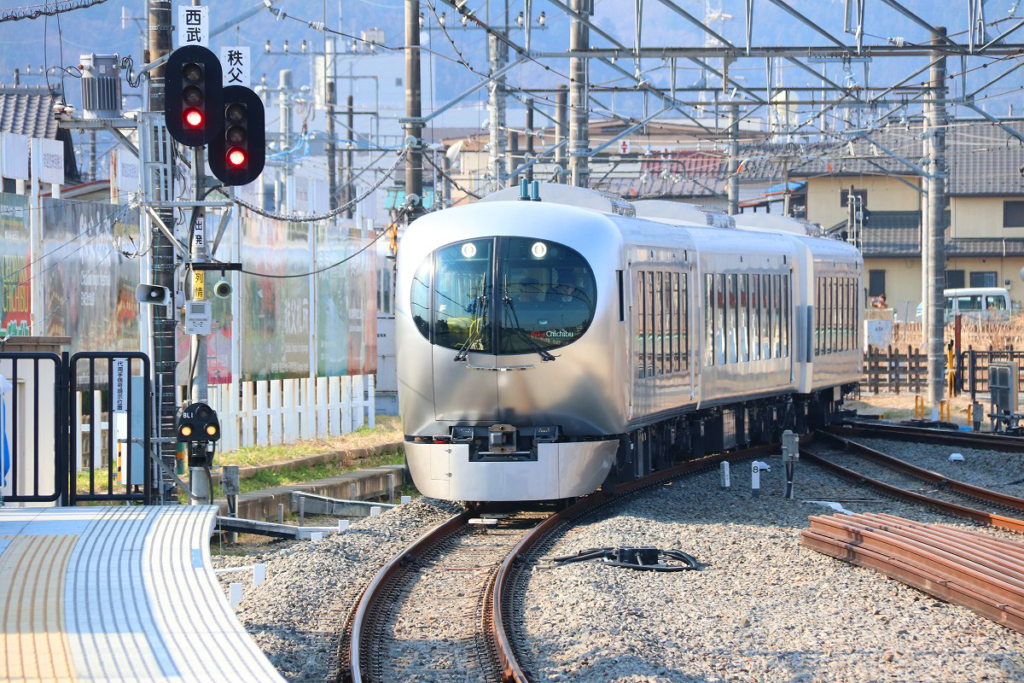 西武鉄道新型特急「Laview（ラビュー)」