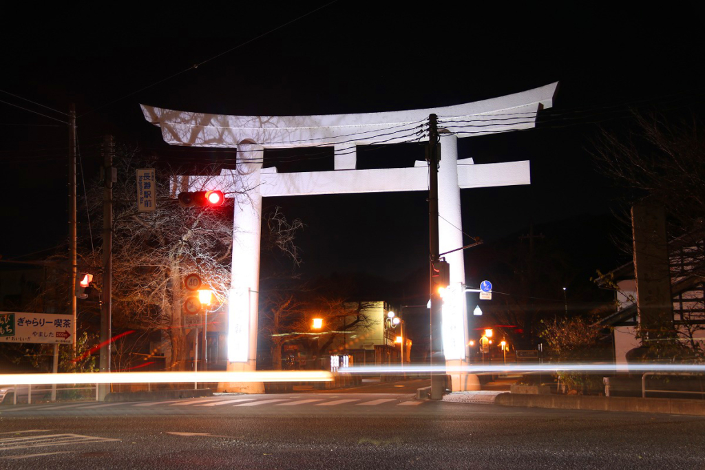 宝登山神社大鳥居ライトアップ