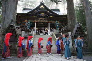 三峰諏訪神社の獅子舞