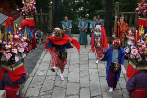 三峰諏訪神社の獅子舞