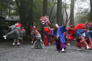 三峰諏訪神社の獅子舞