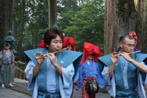 三峰諏訪神社の獅子舞