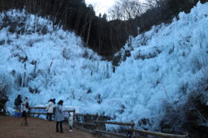 あしがくぼの氷柱