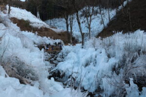 あしがくぼの氷柱