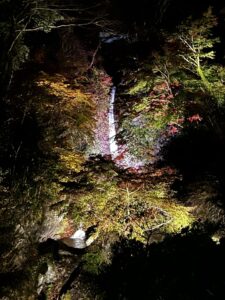秩父華厳の滝ライトアップ