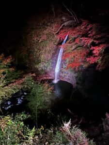 秩父華厳の滝ライトアップ